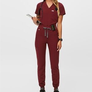 FIGS Women's Burgundy Scrub Set